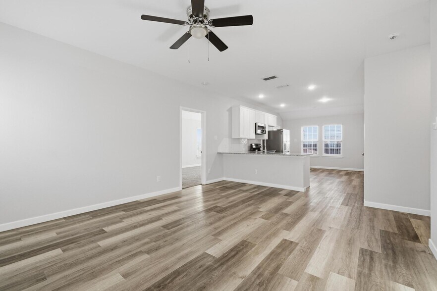 Building Photo - 2050 Lillius St
