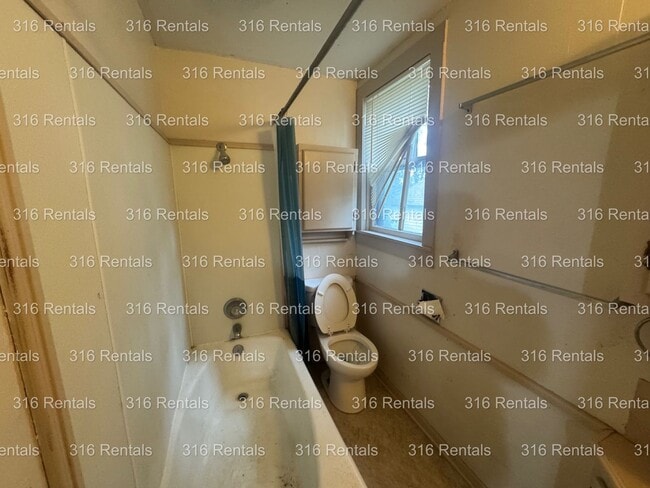 Building Photo - $799 - 2 bed 1 bath - Single Family Home