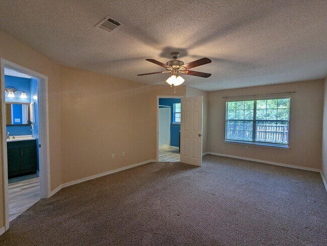 Building Photo - 9768 Parker Lake Cir