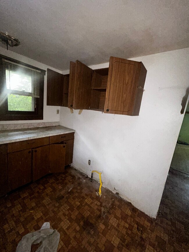 Building Photo - 8521 Clifton Ave