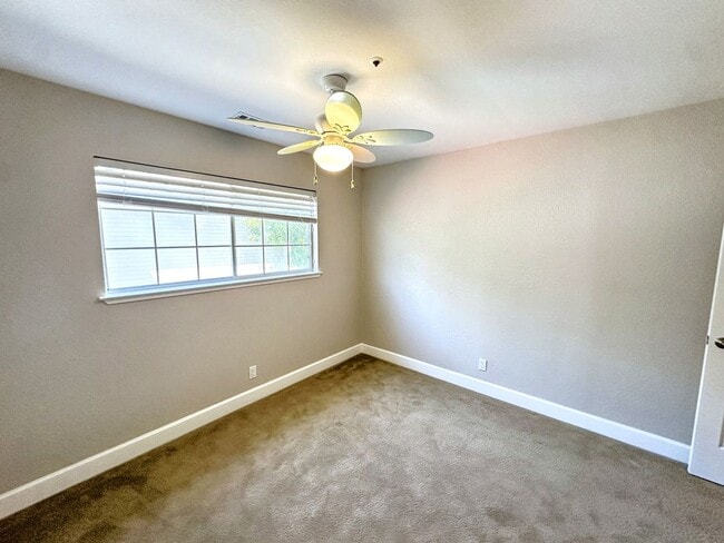 Building Photo - 162 Ignacio Valley Cir
