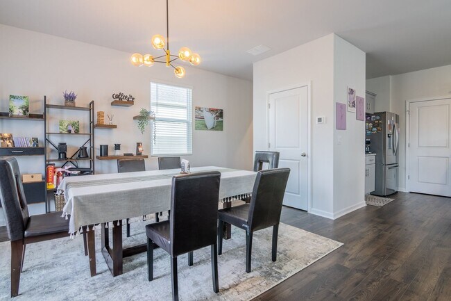 Building Photo - Like New Home in Grovetown