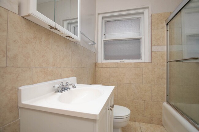 Building Photo - 7234 Amherst Ave