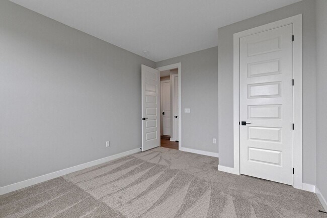 Building Photo - Charming 3BR  townhome in McCordsville