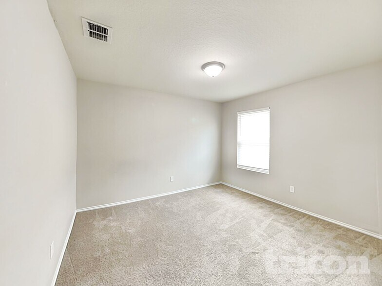 Building Photo - 10607 Noble Canyon