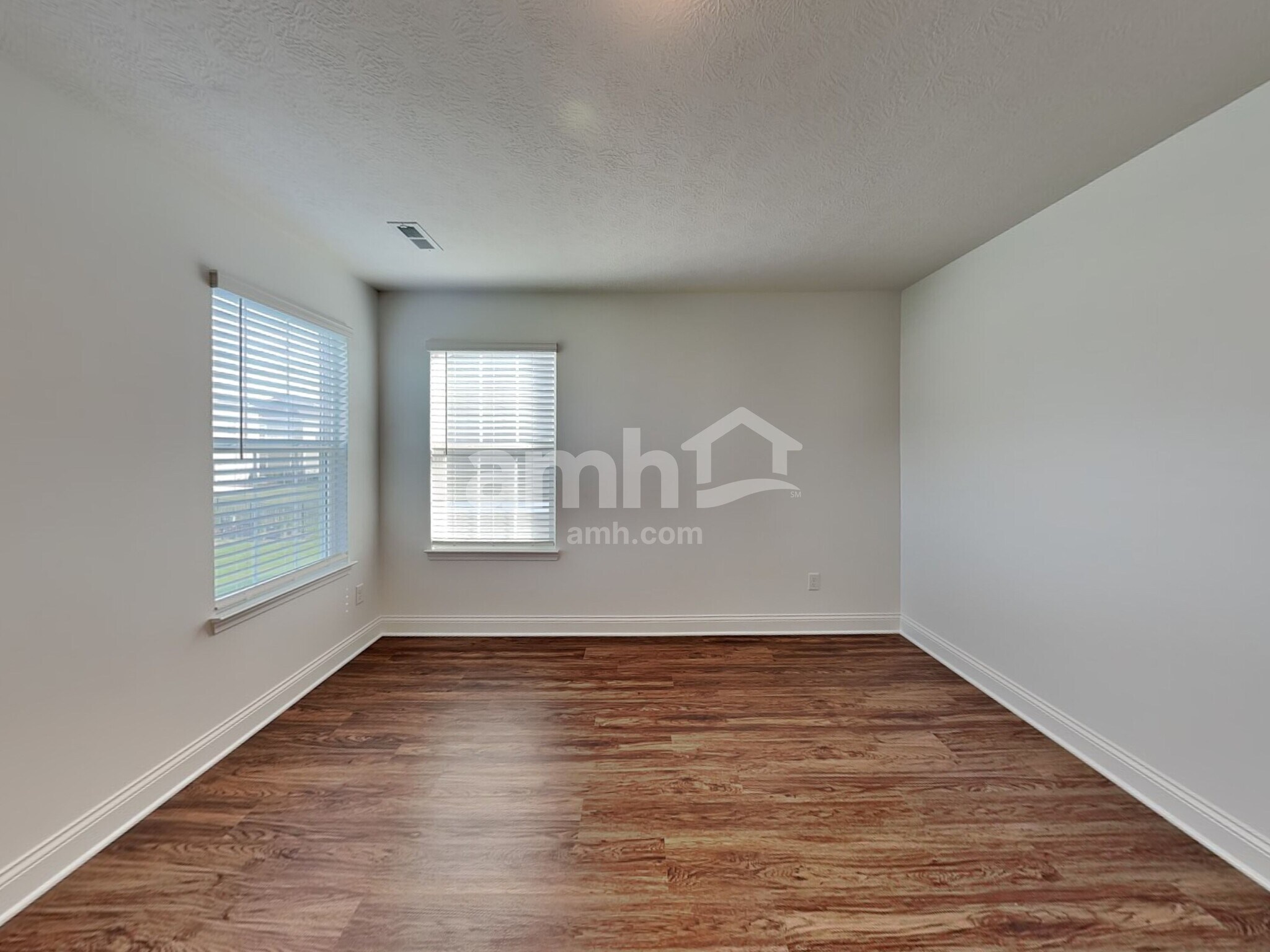 Building Photo - 8421 Northpoint Dr