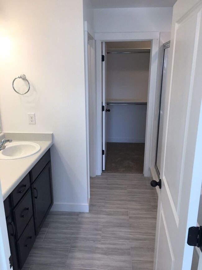 Building Photo - Beautiful Row End Townhouse w 2 car attached