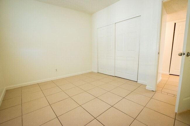 Building Photo - 3 Bedroom, 2 Bath Home, 1 Car Garage, Large Fenced Yard!