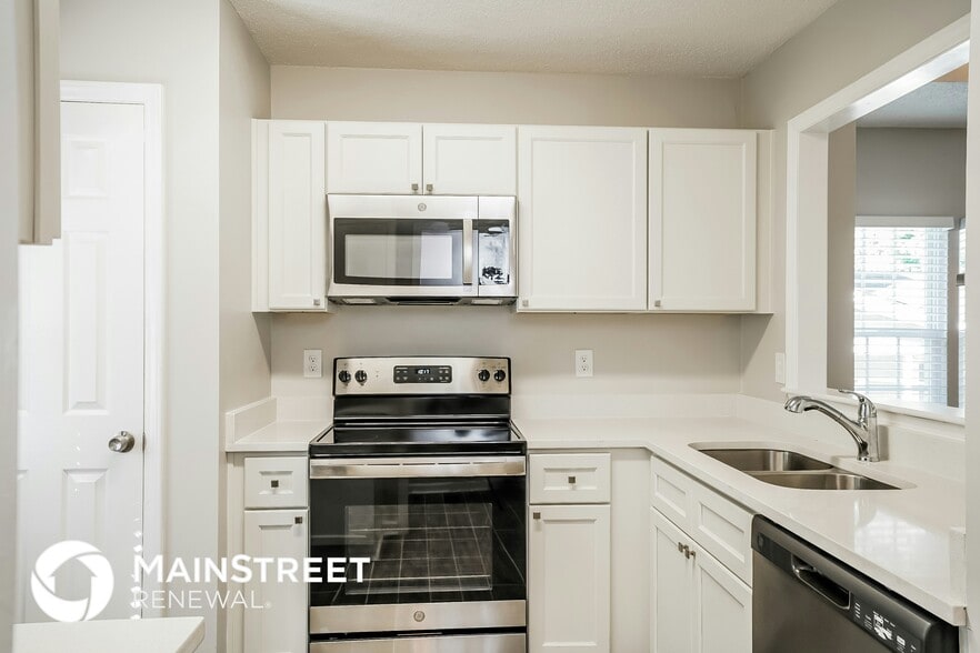 Building Photo - 1915 Collier Rd