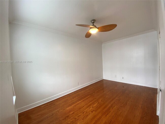 Building Photo - 610 8th St