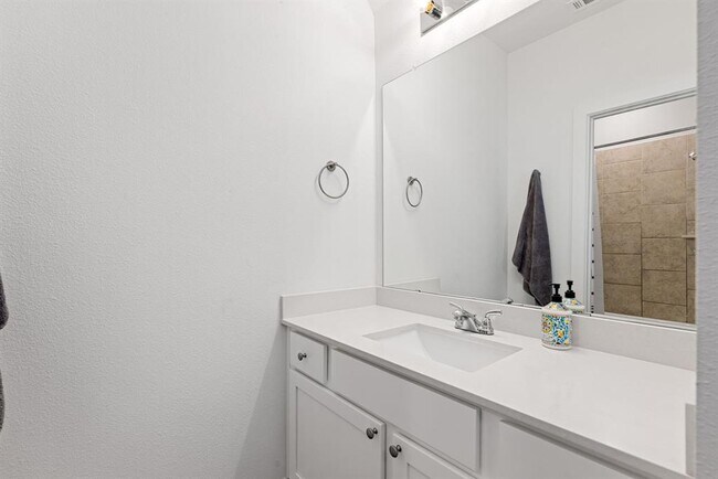 Building Photo - 4122 Basin Park Dr