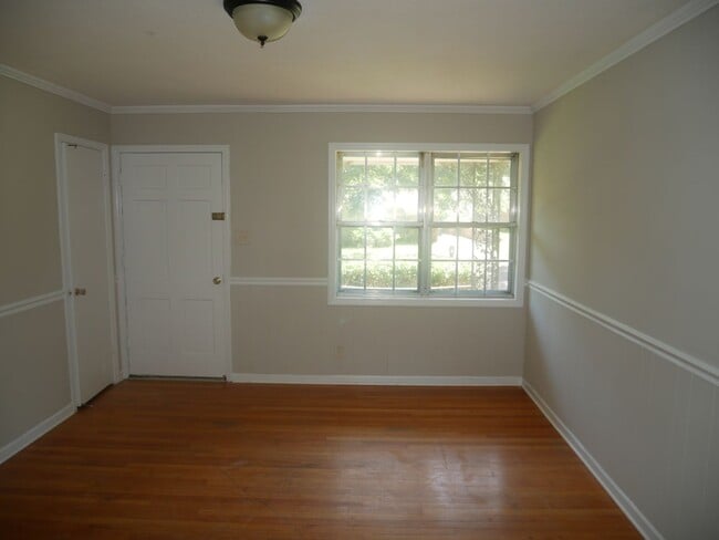Building Photo - 8367 Dottley Dr