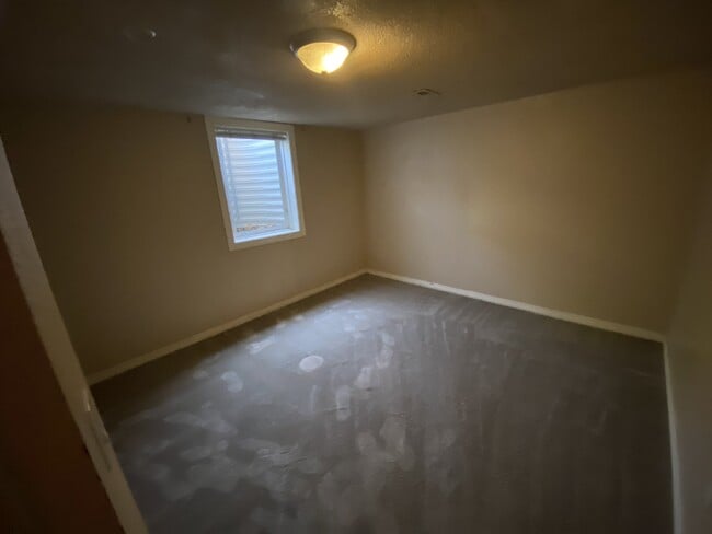 Building Photo - Cozy apartment in Potter Highlands!