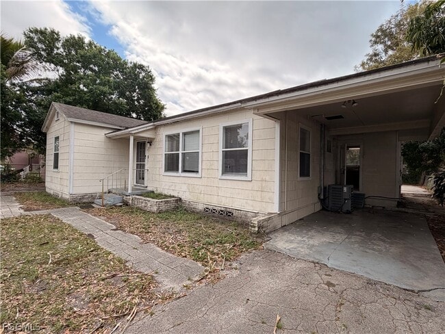 Building Photo - 2114 Dora St