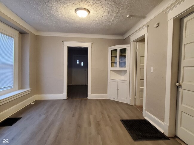 Building Photo - 350 S Oxford St