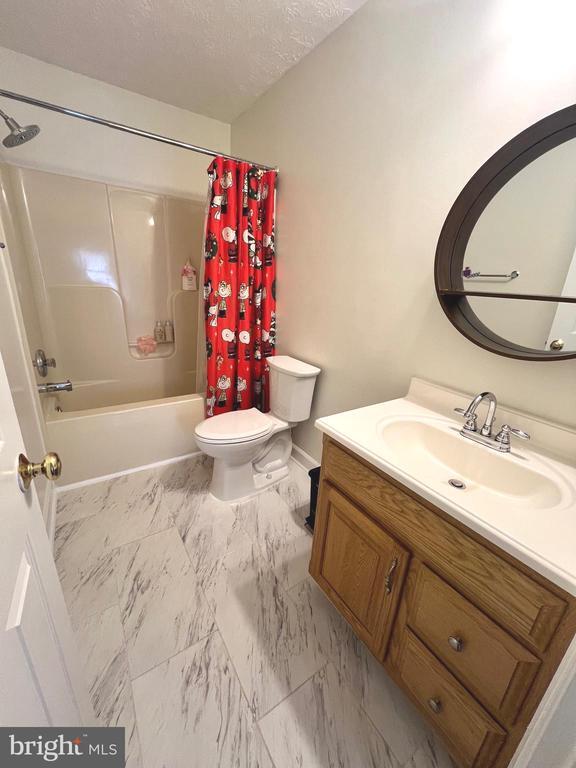 Building Photo - 2405 Gifhorn Ct