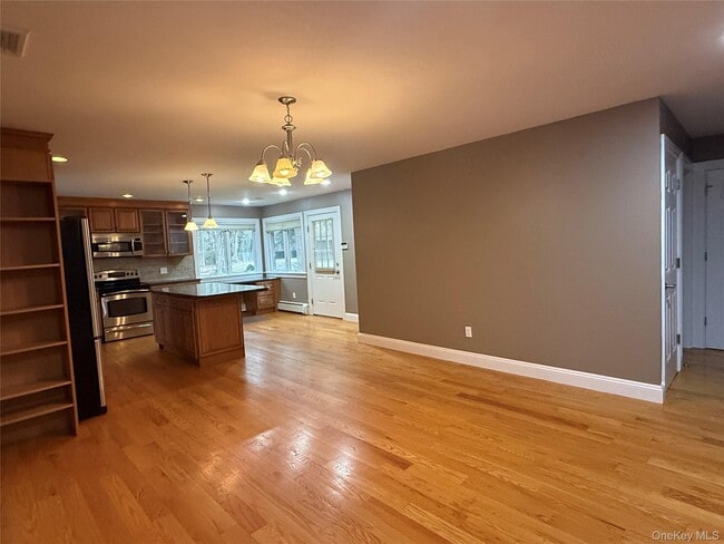 Building Photo - 1926 Midlane Rd