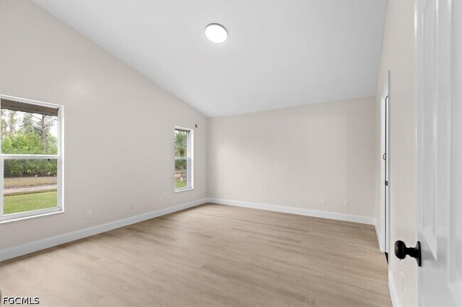 Building Photo - 3358 Sabal Springs Blvd