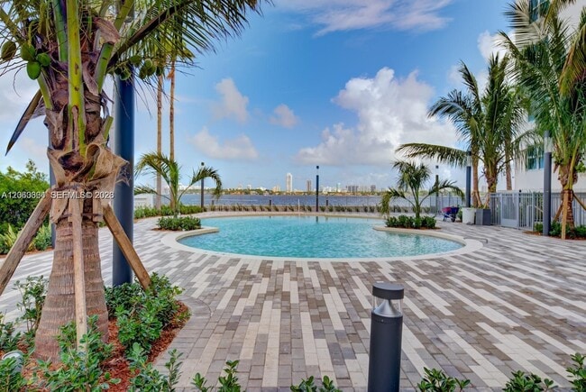 Building Photo - 7501 E Treasure Dr