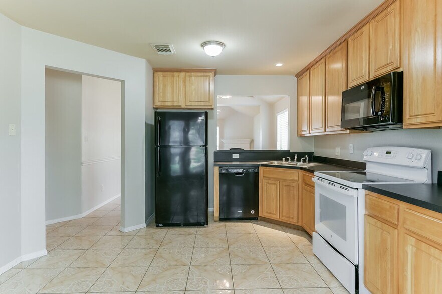 Building Photo - 21030 Stoney Haven Dr