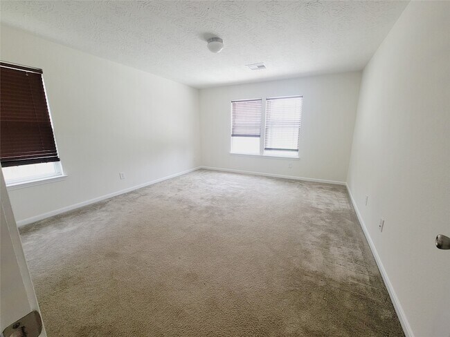Building Photo - 15606 Barton Orchard Ln