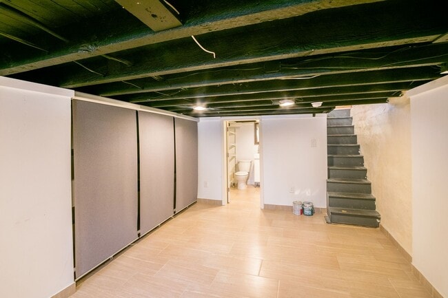 Building Photo - Wonderful East Passyunk Three Bedroom Home