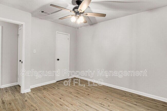 Building Photo - 4173 Ravenwood Dr