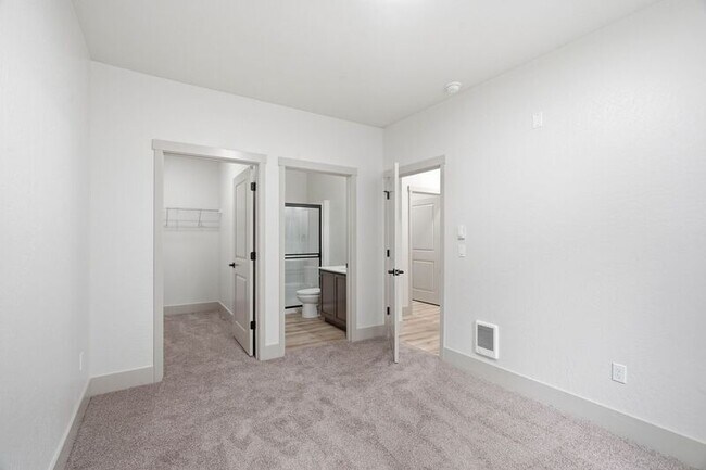 Building Photo - 1816 N 15th St