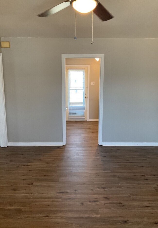 Building Photo - 920 Fannin Loop