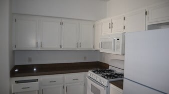 Building Photo - 10550 W Alexander Rd