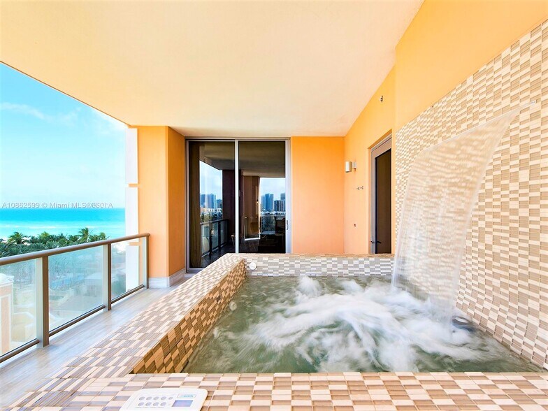 Building Photo - 17749 Collins Ave