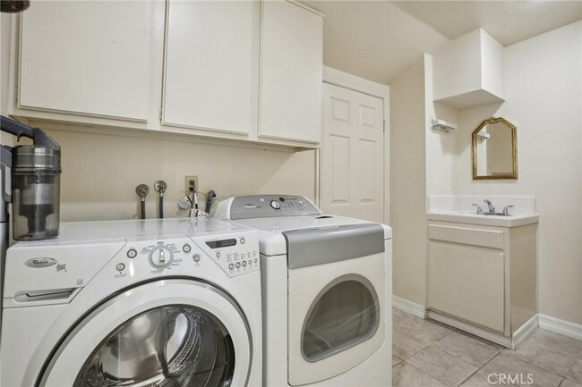 Building Photo - 15 Waterway