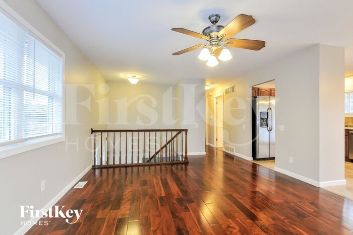 Building Photo - 1562 Glenage Dr