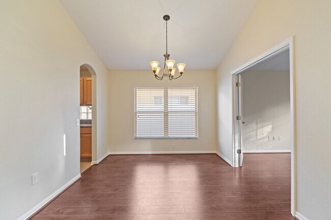Building Photo - 4 bed, 2 Bath New Tampa Home for Lease!