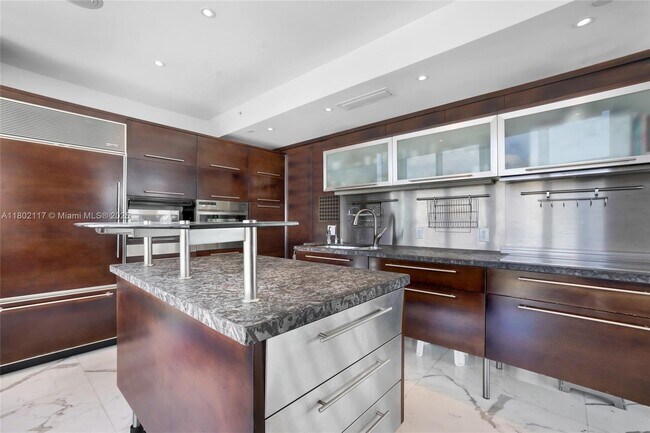 Building Photo - 6000 Indian Creek Dr
