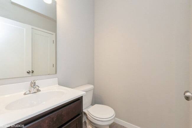 Building Photo - Villas at The Hub | Modern 3 Bedroom Townh...