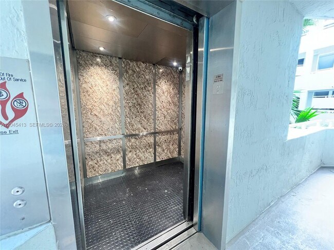 Building Photo - 8255 SW 152nd Ave