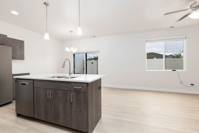 Building Photo - 613 Eureka Aly