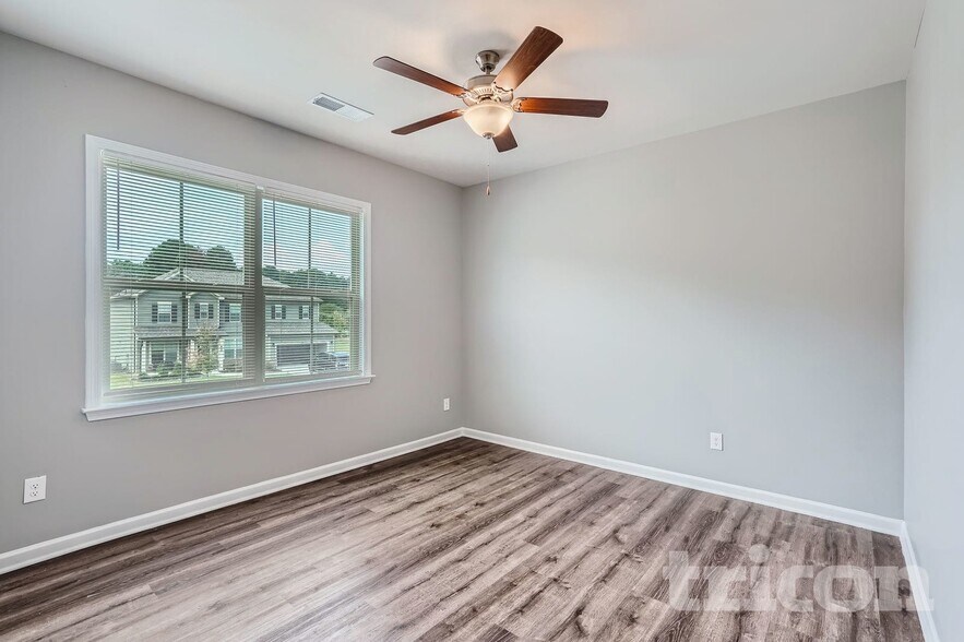 Building Photo - 173 Cattail Ln