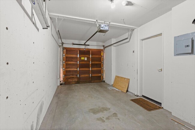 Building Photo - 400 Fairview Blvd