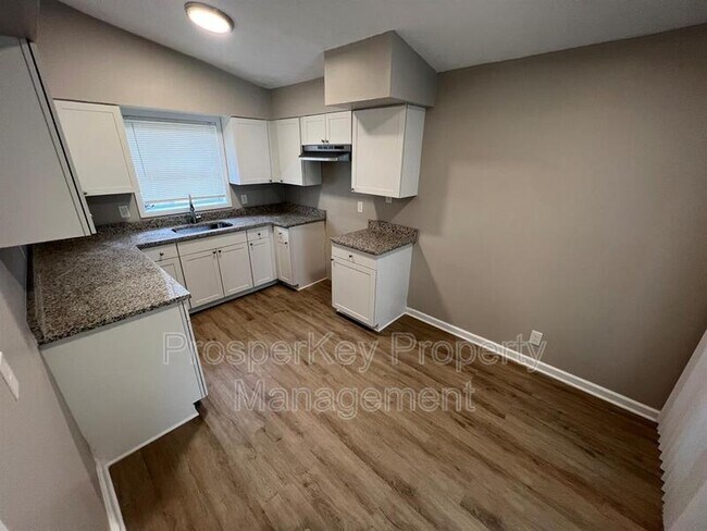 Building Photo - 1 Esquiline Ct