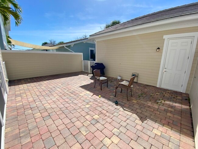 Building Photo - 1370 Turnbridge Dr