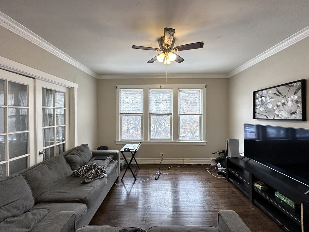 Building Photo - 3538 W Grace St