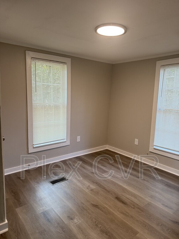 Building Photo - 4226 Oates Ave