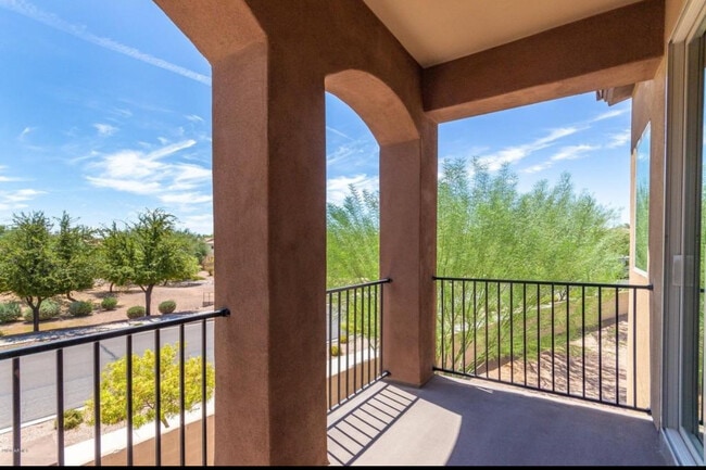 Private balcony 2nd floor - 2821 S Skyline