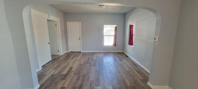 Building Photo - 408 Rudd Ave