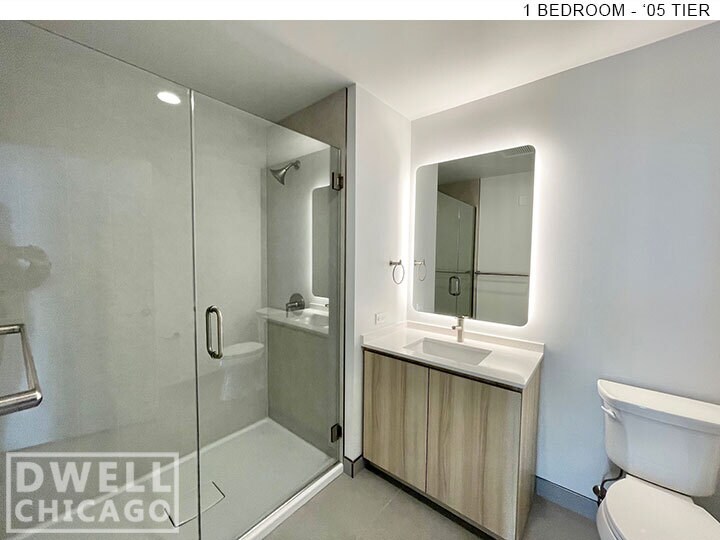 Building Photo - 503 S Damen Ave