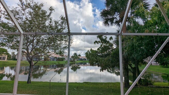 Building Photo - 8133 Madison Lakes Cir S