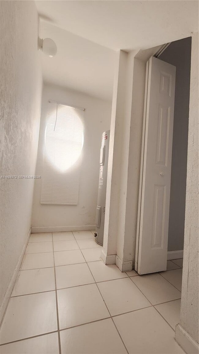 Building Photo - 2715 SE 15th Pl