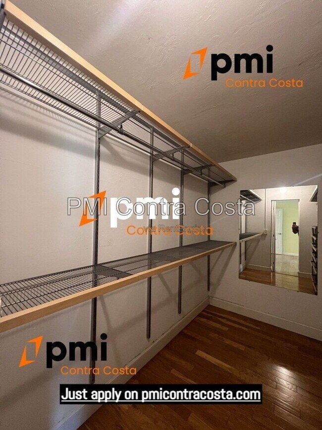 Building Photo - 460 N Civic Dr